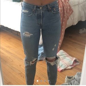 Mid rise 501 Levi wedgie jeans